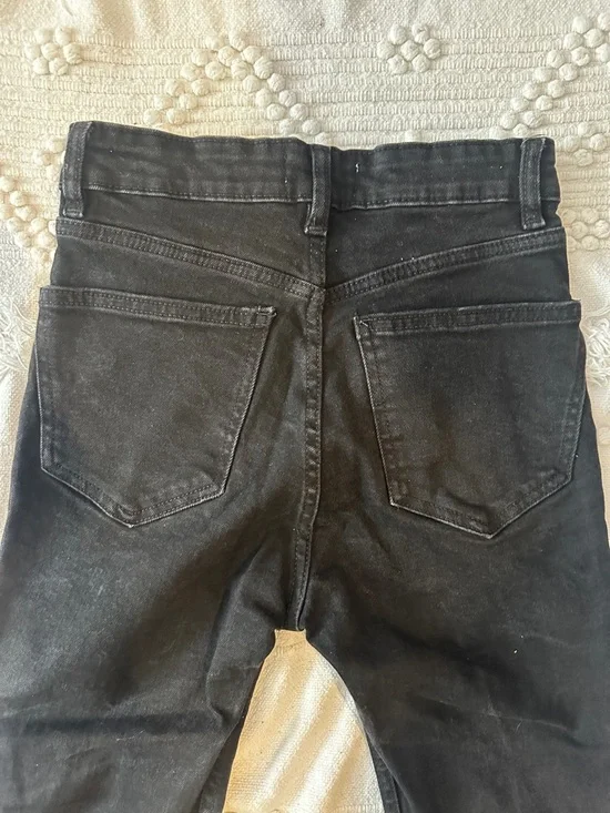 Zara Black High-Rise Straight Jeans with Raw Hem - Preloved - Picture 6 of 13